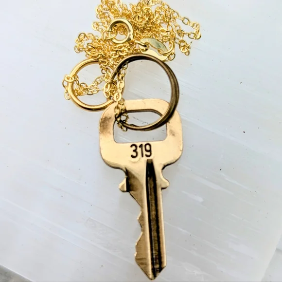 🌟Authentic Louis Vuitton Padlock and Key Necklace Set + Real Gold Chains 🔐🌟 - Picture 5 of 11
